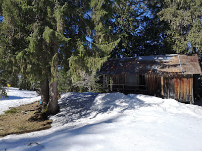 Lac des Tavernes et Crêt du Poulet